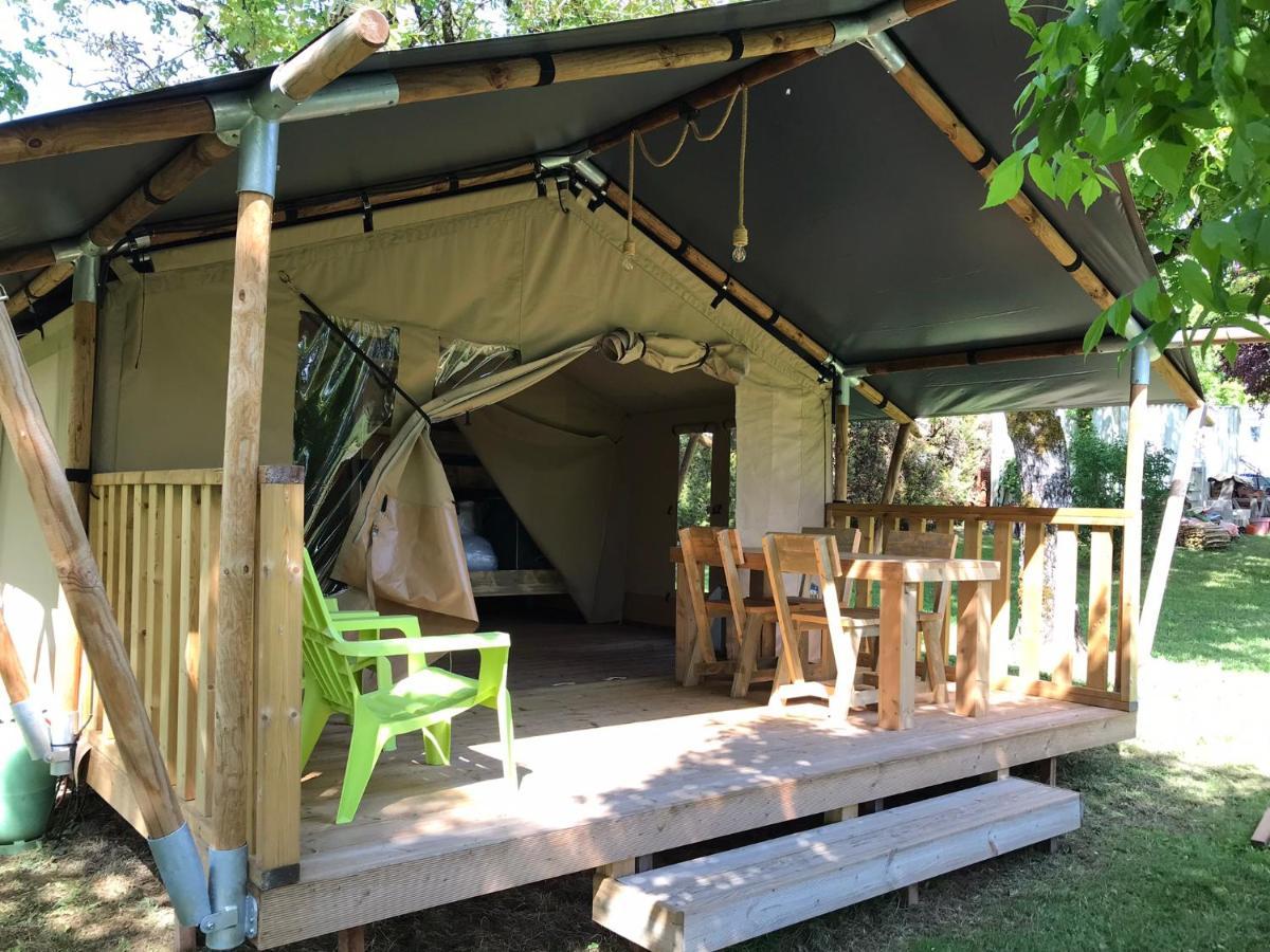 Camping Le Mondou Hotel Saint-Julien-de-Lampon ภายนอก รูปภาพ